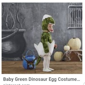 Pottery Barn baby dino costume. Size 6-12 months.